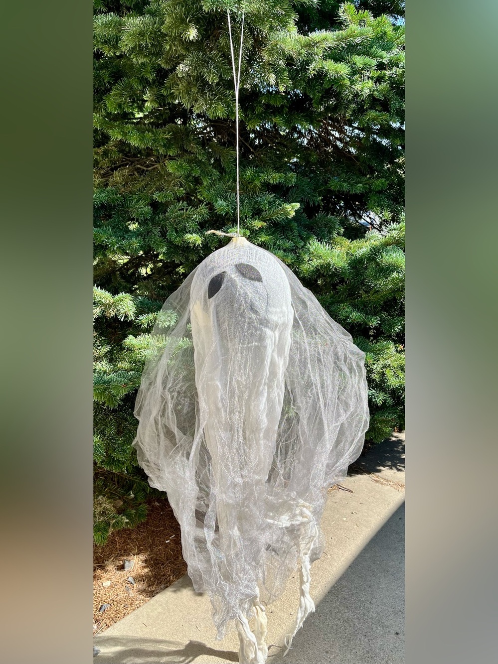 👻Gray & White Spooky Halloween Hanging Ghost 👻 Decoration Indoor/Outdoor